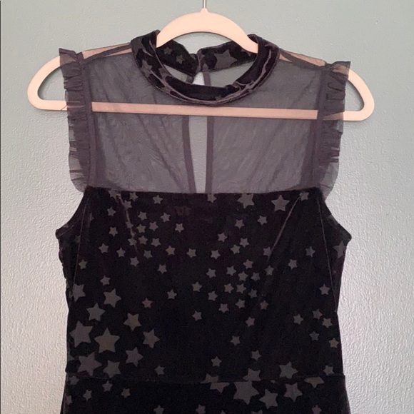 Black velvet star dress with collar - Picture 3 of 4